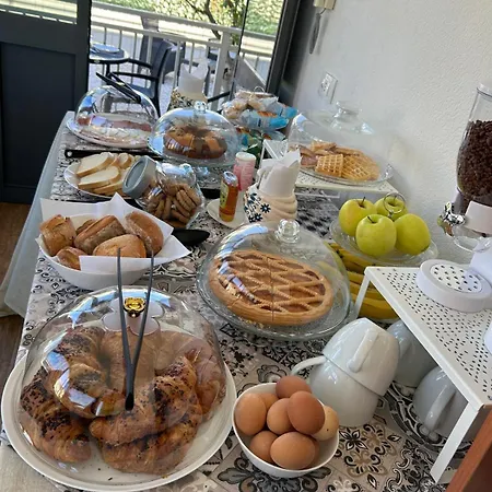 فندق مبيت وإفطار Achibea 4*