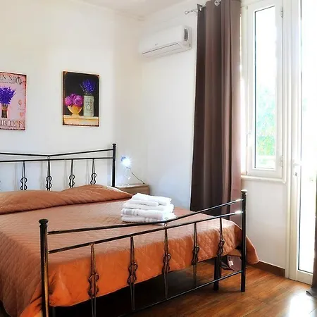 فندق مبيت وإفطار Achibea 4*