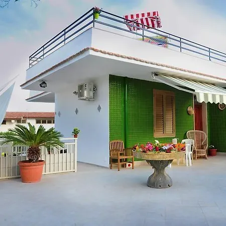 Achibea Bed & Breakfast 4*